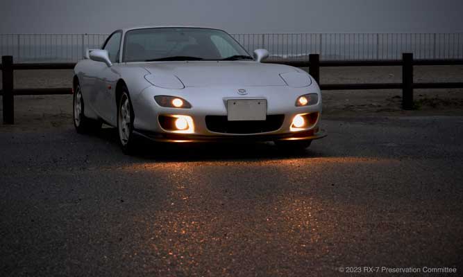 ある寒い日の早朝に撮影したRX-7(FD3S)の写真