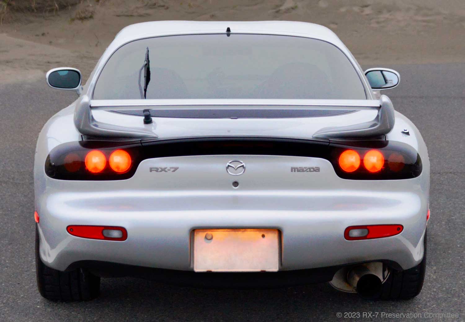 RX-7(FD3S)をリアから撮影した写真