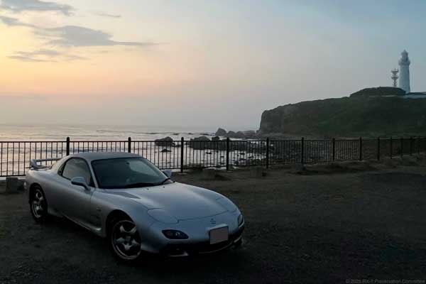 灯台とRX-7(FD3S)の写真